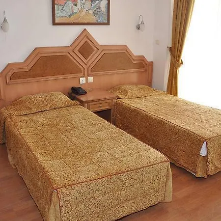 Green Beach Hotell 5*