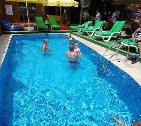 Green Beach Hotell 5*