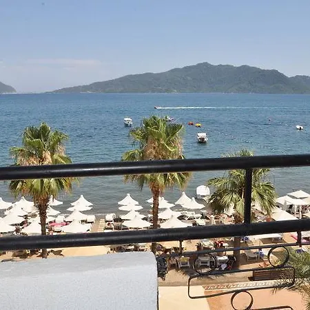 Green Beach Hotel