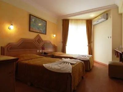 Green Beach Hotel